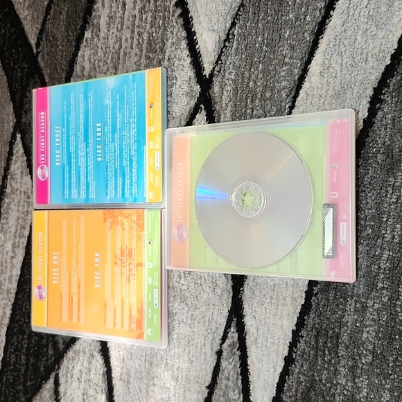 PARAMOUNT BEVERLY HILLS 90210 SEASON 1 & 2 DVD SET DRAMA - Picture 3 of 10